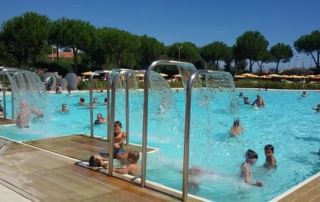 piscina-con-getti-maggio-riviera-romagnola-tulipe-nazionale